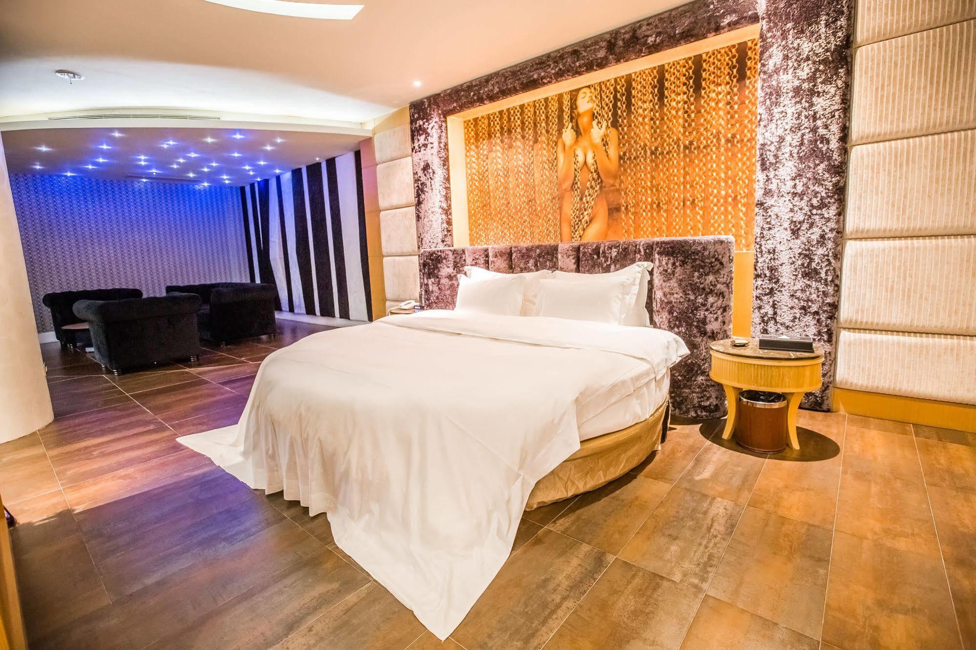 Ohya Chain Boutique Motel-Синьин Экстерьер фото